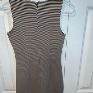 Sleeveless dress